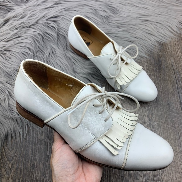 the generic man Shoes - White Fringe Oxfords